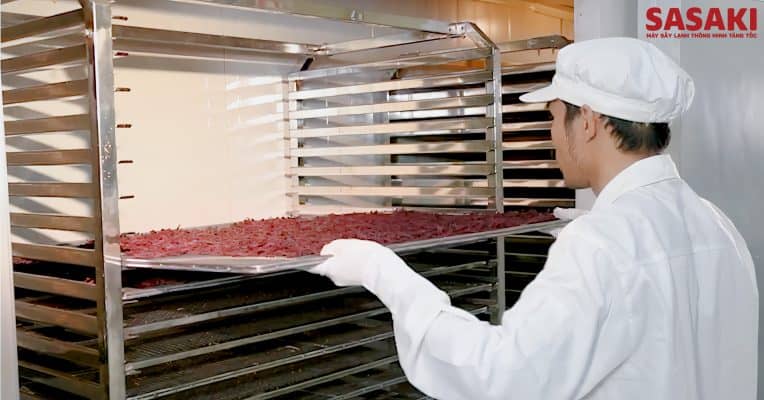 Sử dụng máy sấy lạnh công nghiệp giúp tăng năng suất và chất lượng hoa quả sấy