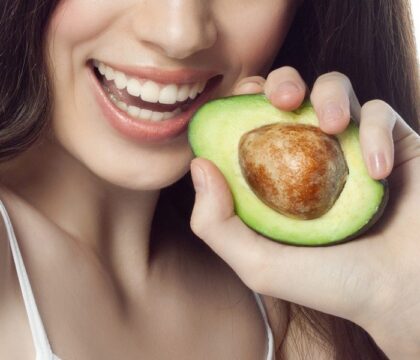 Chia sẻ 9+ cách ăn bơ phổ biến được yêu thích nhất