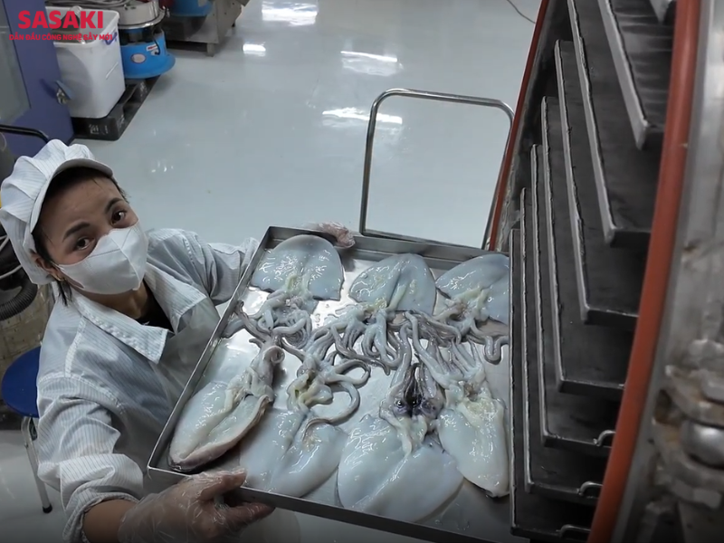 Lựa chọn máy sấy lạnh mực khô giúp tùy chỉnh độ khô mong muốn, đồng thời giữ trọn hương vị, màu sắc của sản phẩm