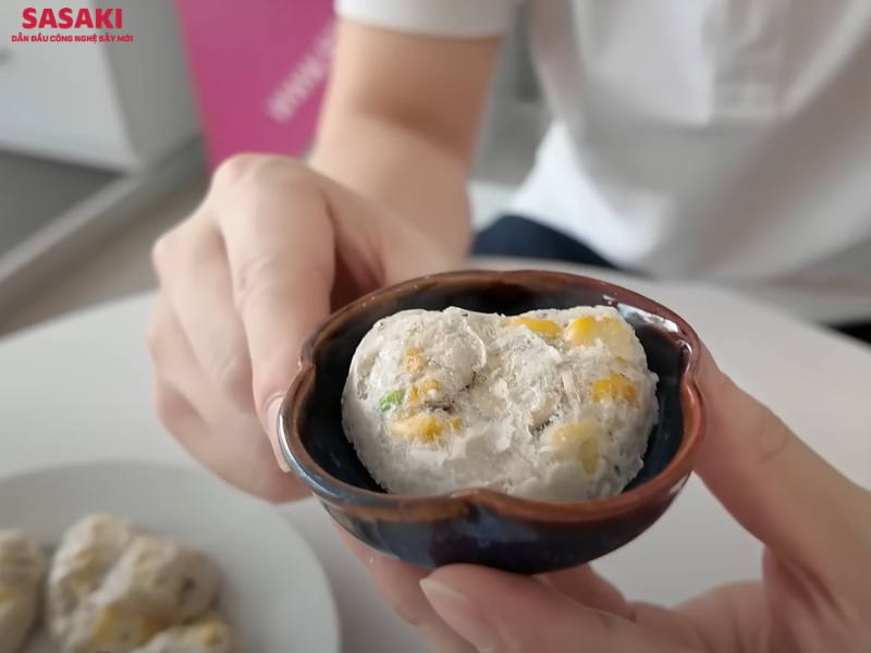 Viên súp tôm sấy thăng hoa được thực hiện bởi SASAKI