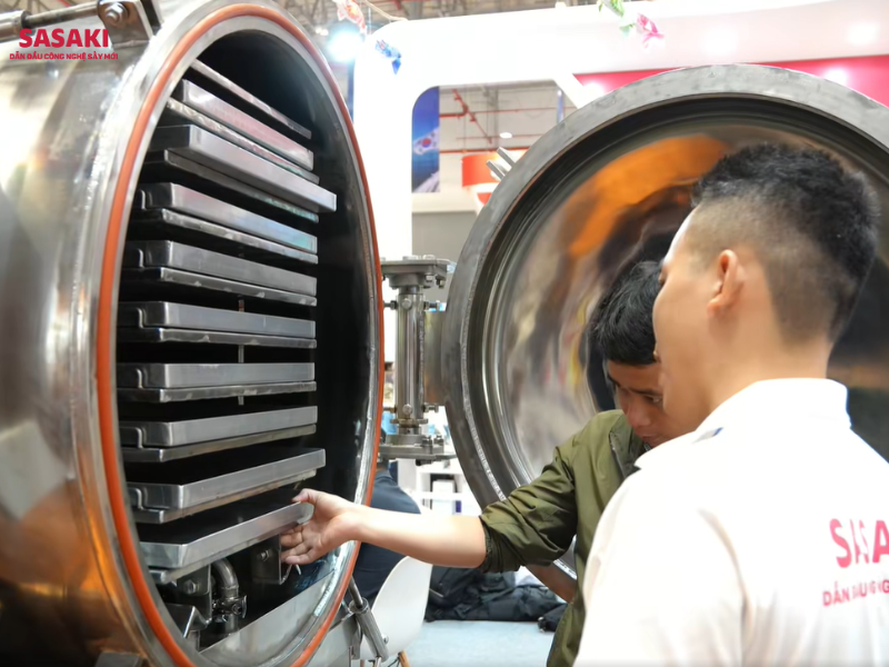 Cấu tạo của máy sấy thăng hoa mực với khay sấy được làm từ inox 304