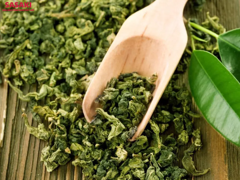 Lá chè xanh chứa  hàm lượng các hợp chất sinh học quý giá, rất nhạy cảm với nhiệt độ cao
