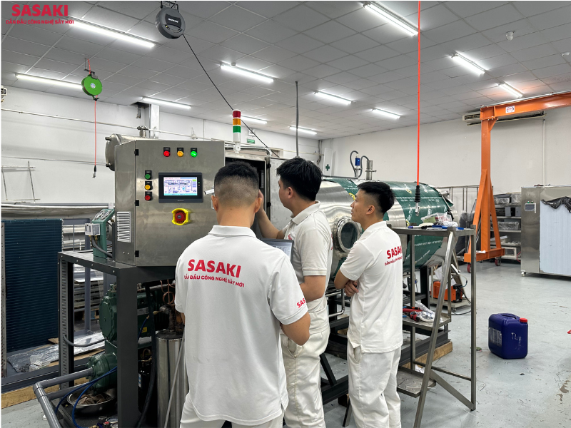 SASAKI sở hữu đội ngũ kỹ sư Việt - Nhật giàu kinh nghiệm sản xuất và chế tạo máy sấy chân không