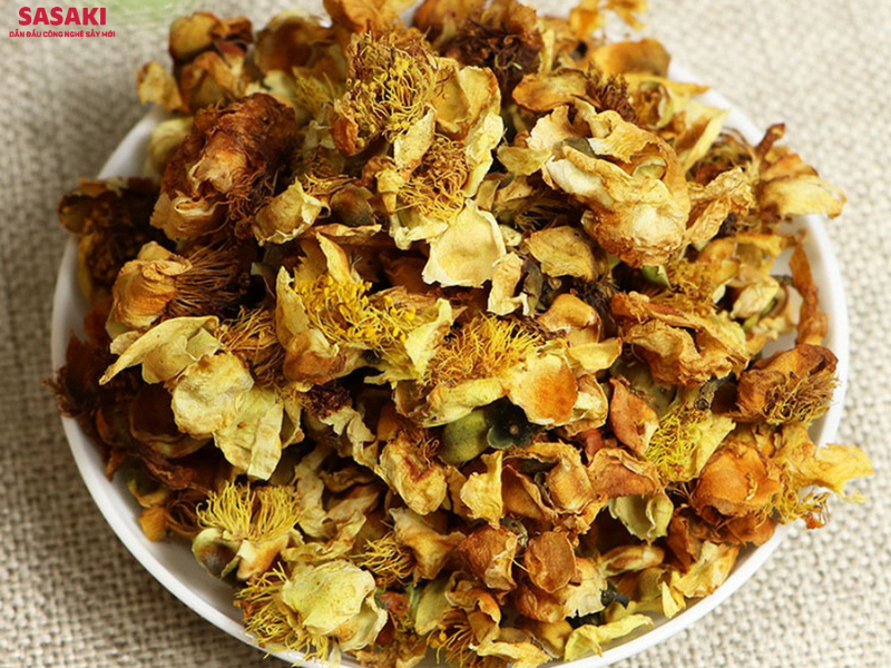 Trà hoa vàng sấy nhiệt dễ bị mất màu, gãy vụn và giảm hàm lượng flavonoid, polyphenol, saponin 