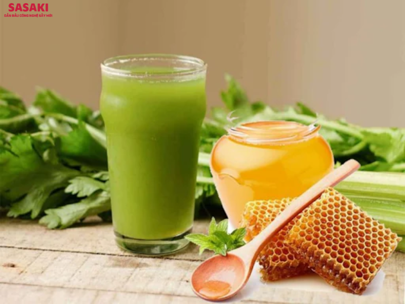 Cần tây mật ong có tác dụng hỗ trợ giảm cân, đào thải độc tố và làm đẹp da
