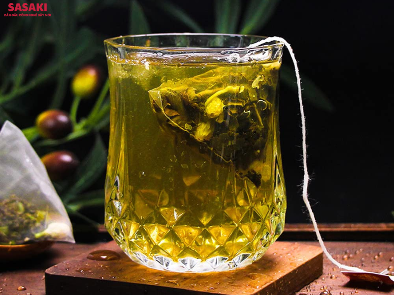 Trà nho giữ nguyên màu xanh bắt mắt cùng hương nho thơm tự nhiên