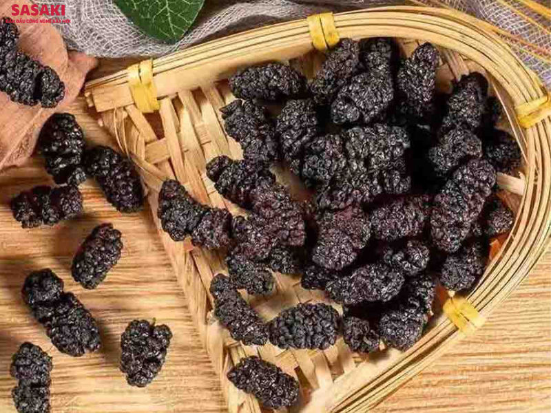 Dâu tằm sấy giúp cung cấp chất xơ, hỗ trợ cải thiện hệ tiêu hóa khỏe mạnh