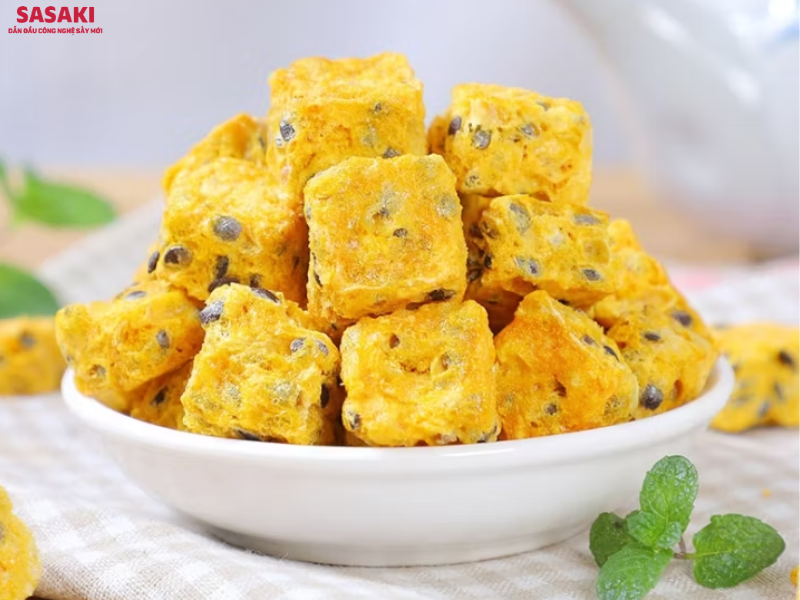 Chanh dây sấy thăng hoa có cấu trúc giòn tân, xốp rỗng nhưng vẫn giữ nguyên hương vị đặc trưng