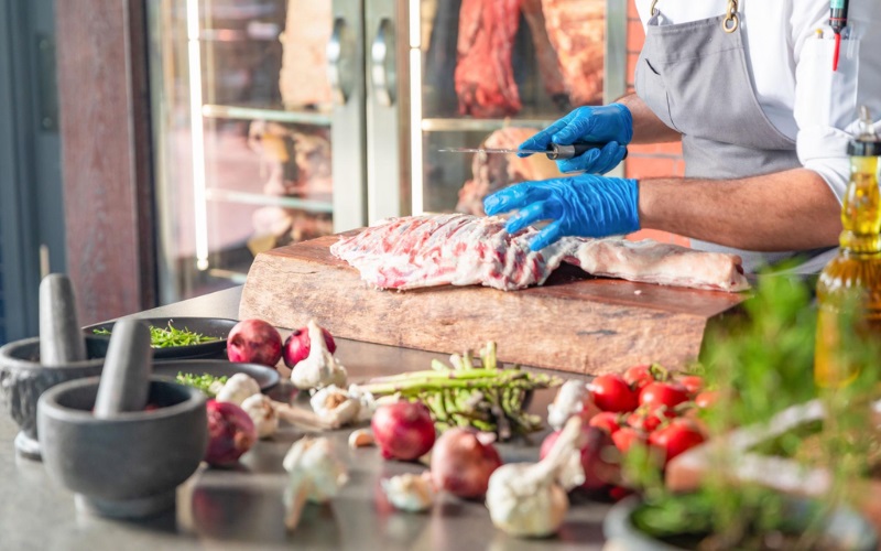 Lợi ích vận hành khi cấp đông sườn cừu cho doanh nghiệp F&B