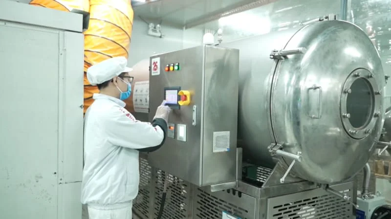 Quy trình nhân viên thực hiện các bước cấp đông thực phẩm 